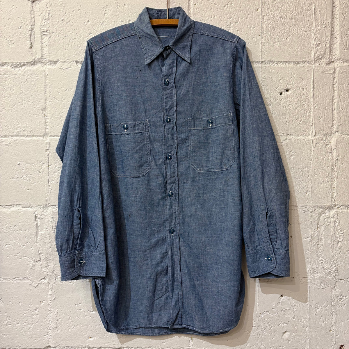 early 50's U.S.N. chambray shirt (mint condition)