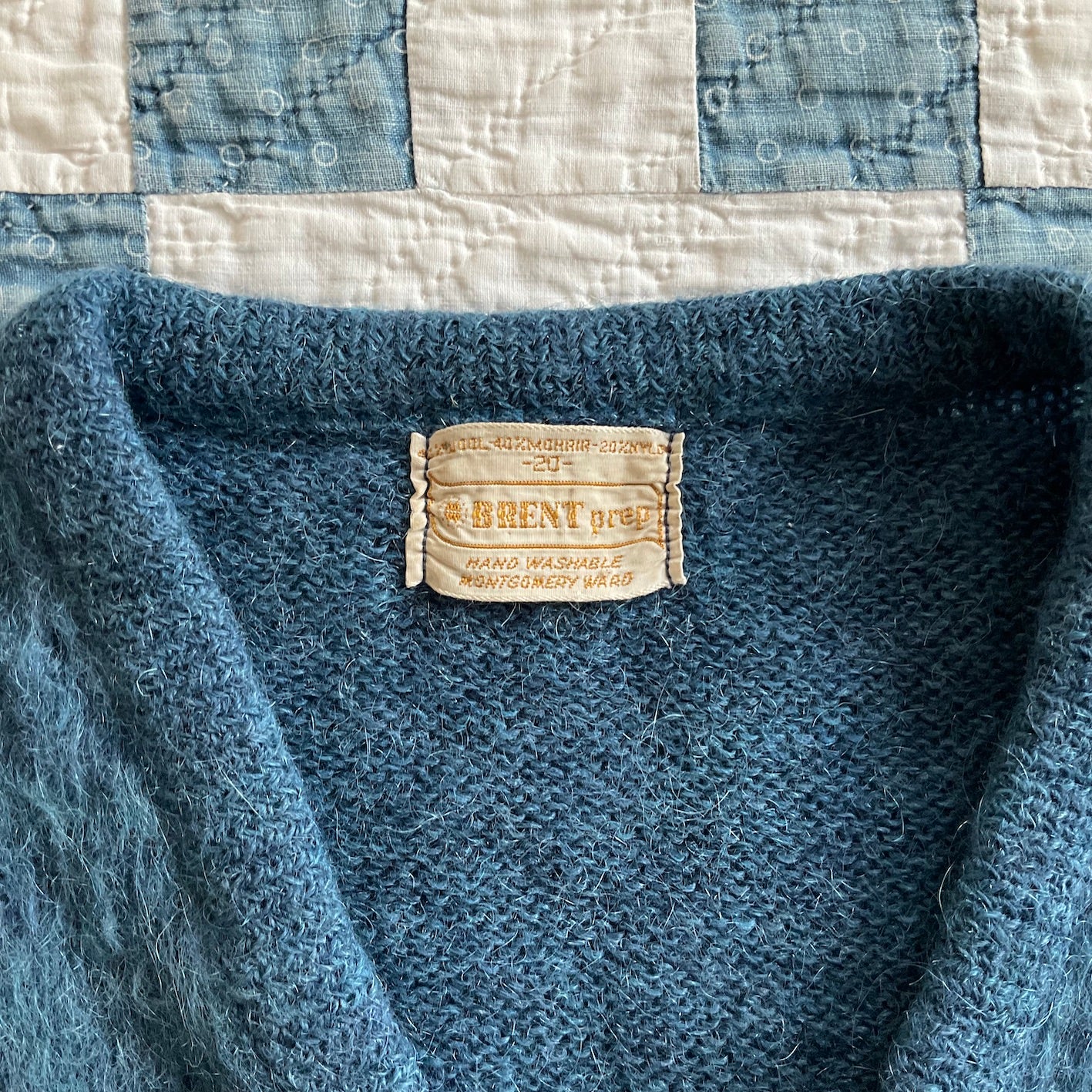 60's Brent mohair V-neck sweater (mint condition)