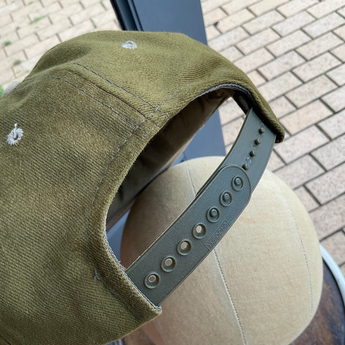 N.O.S. 90's~ Yupoong snapback cap olive/ beige