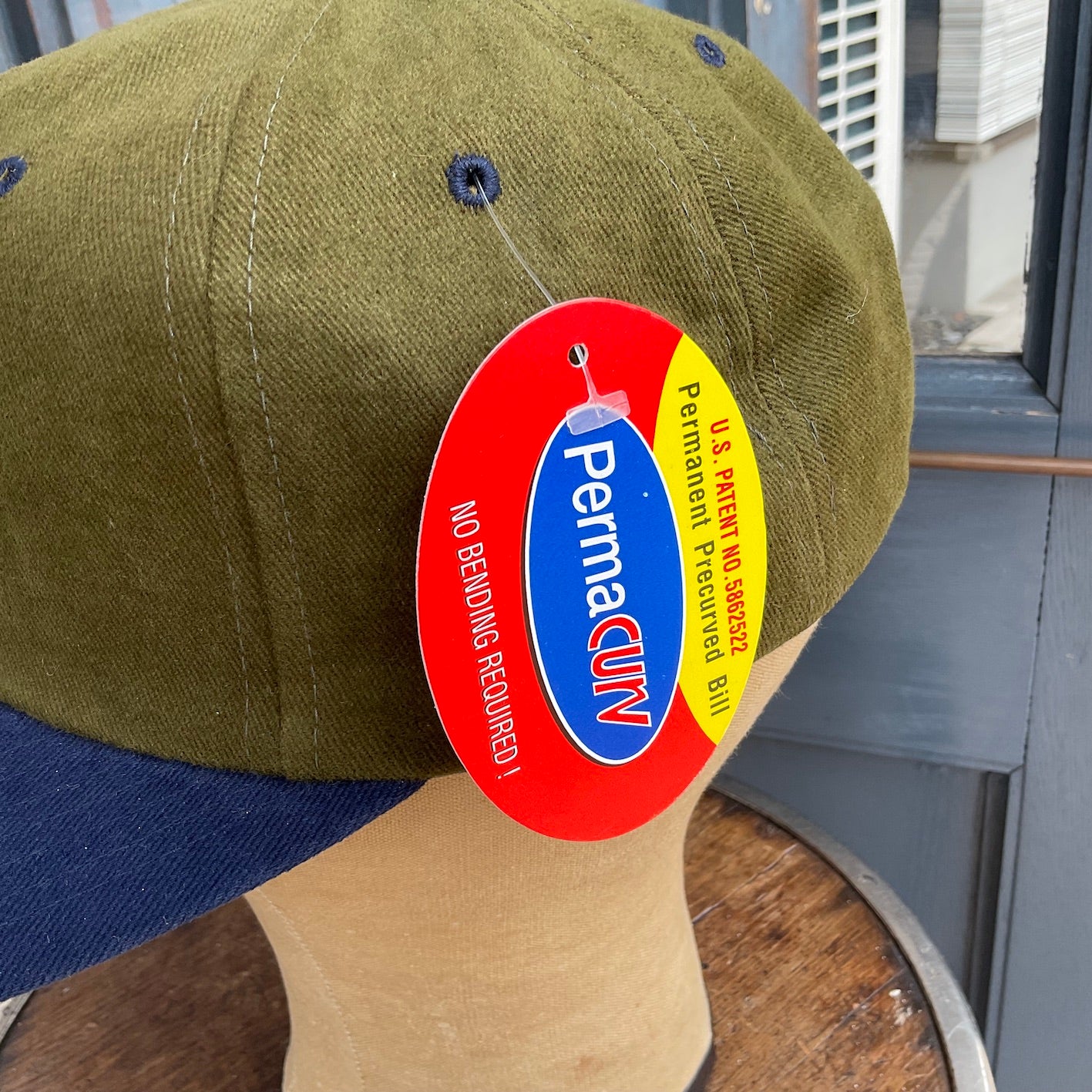 N.O.S. 90’s~ Yupoong snapback cap olive/ navy
