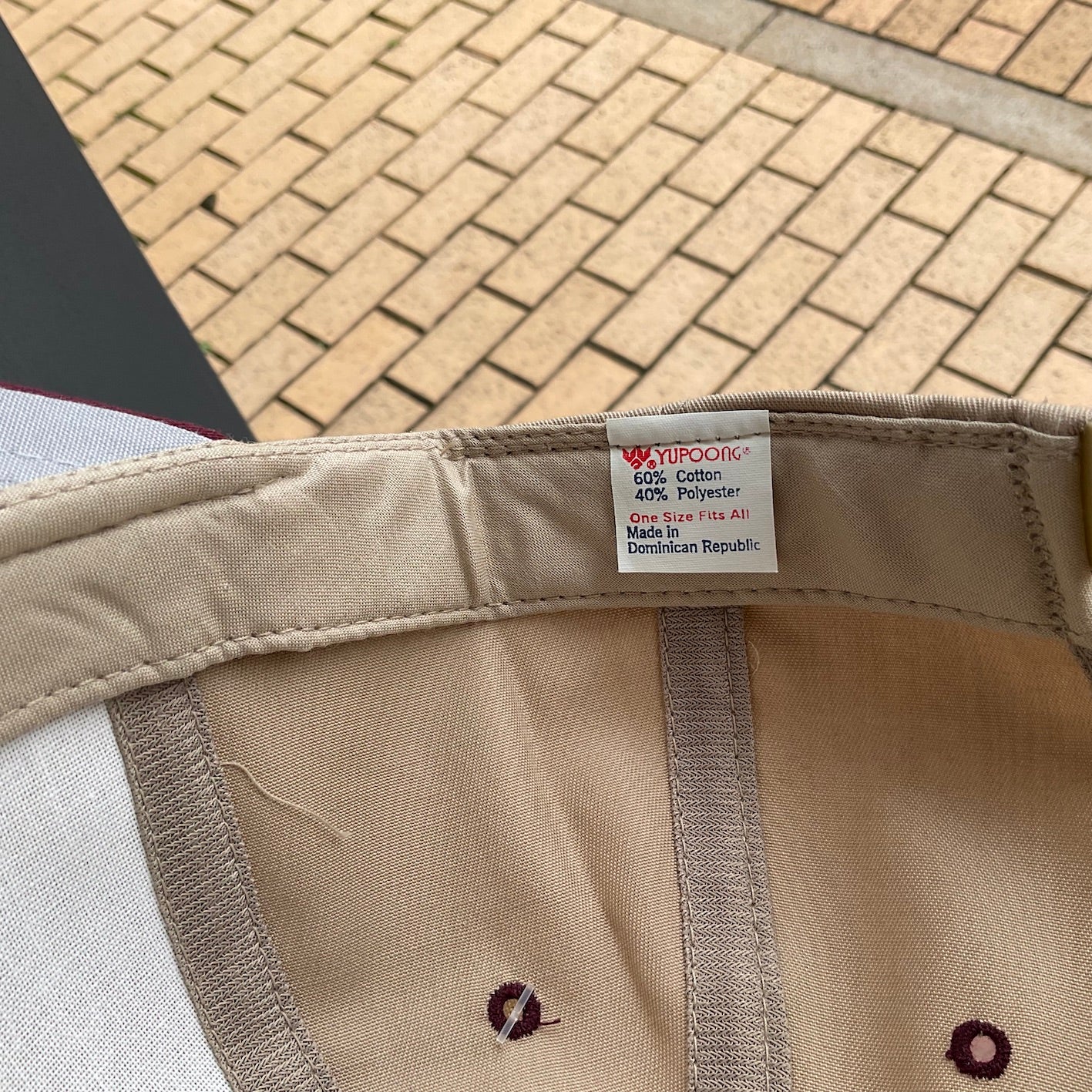 N.O.S. 90's~ Yupoong snapback cap beige/ maroon