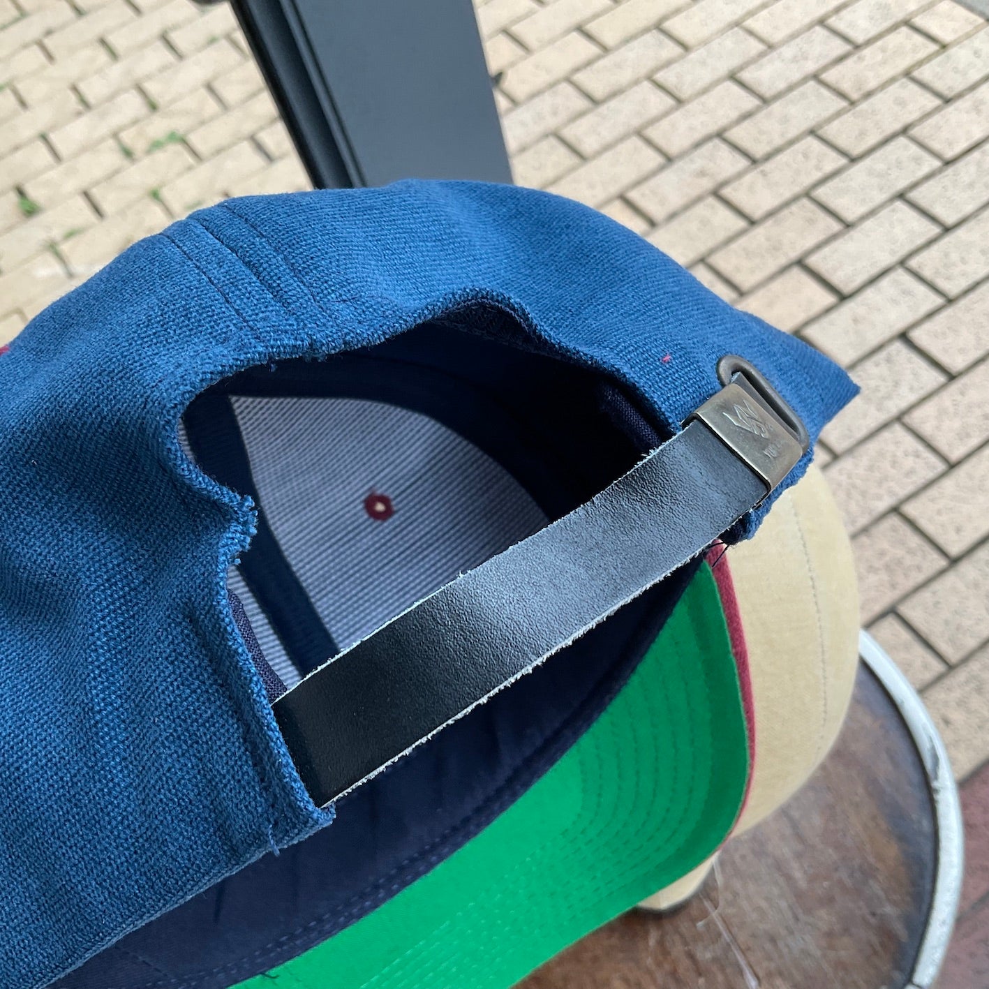 N.O.S. 90’s~ Yupoong leatherback cap navy/ maroon