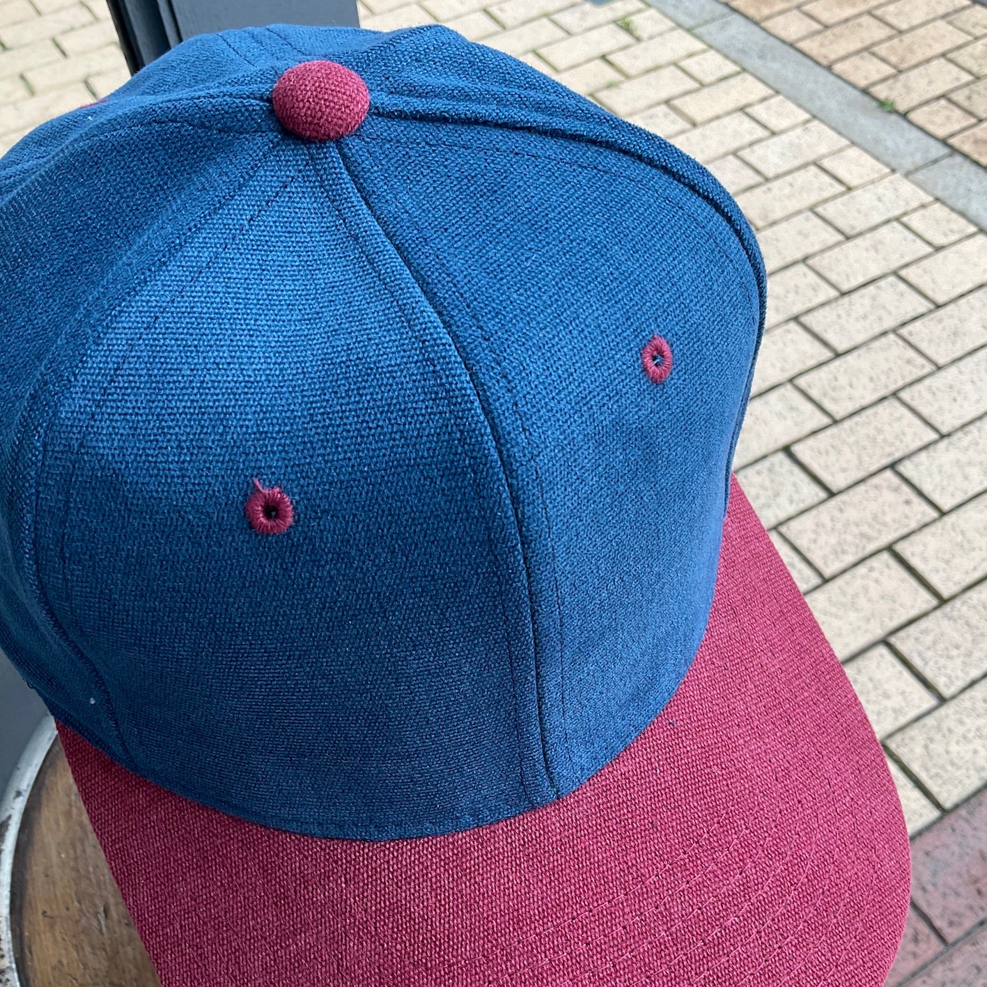 N.O.S. 90’s~ Yupoong leatherback cap navy/ maroon
