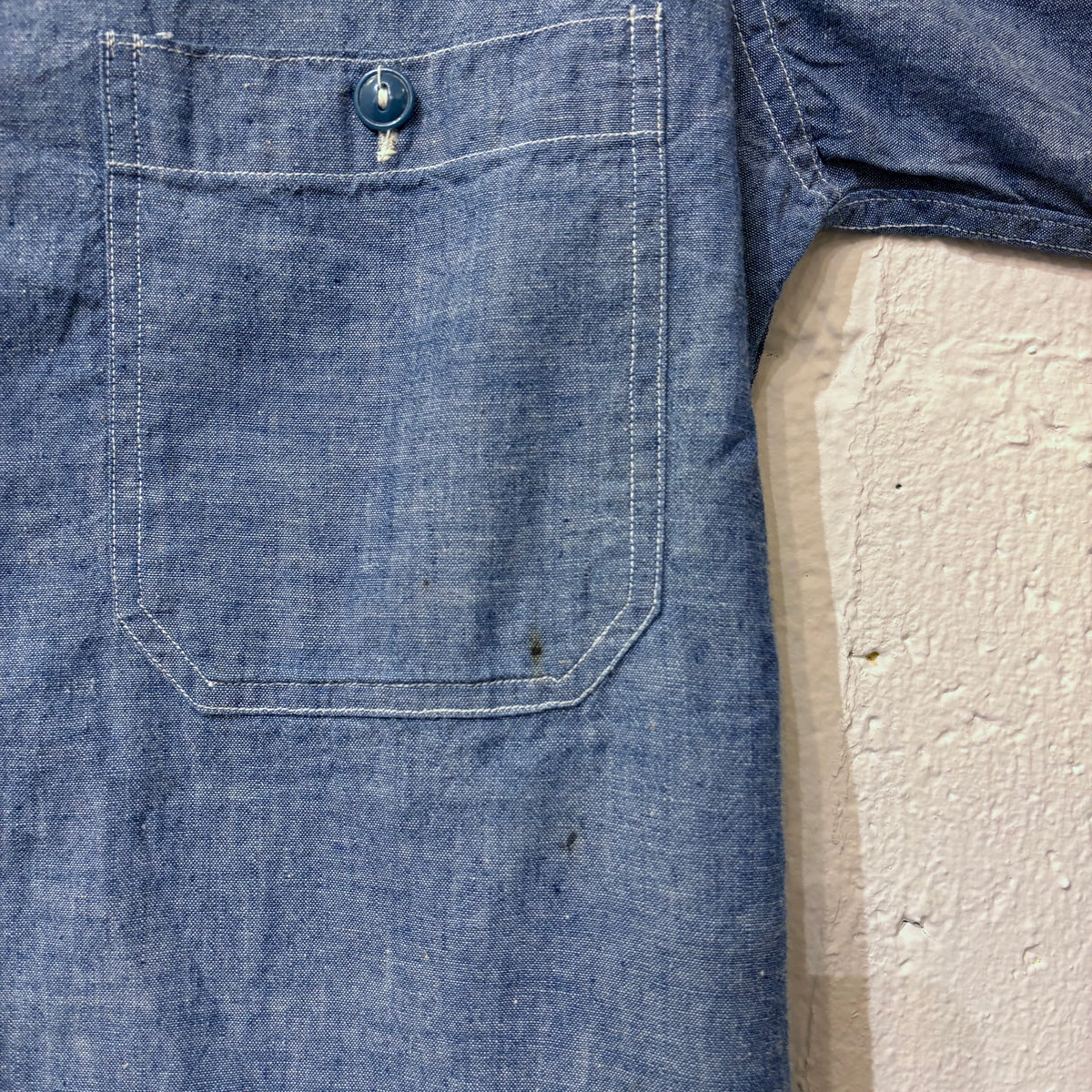 early 50's U.S.N. chambray shirt (mint condition)