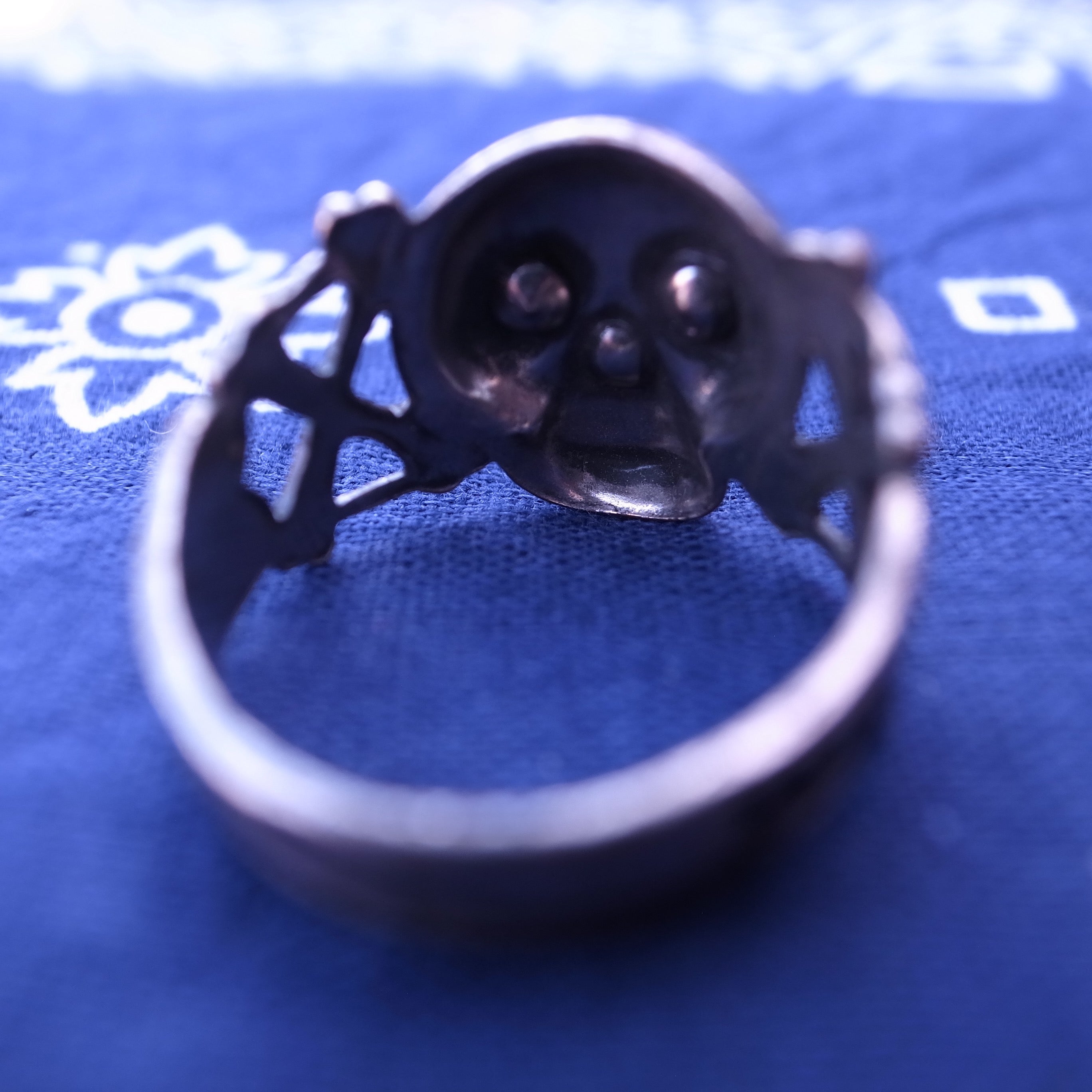 30's skull & crossbones ring