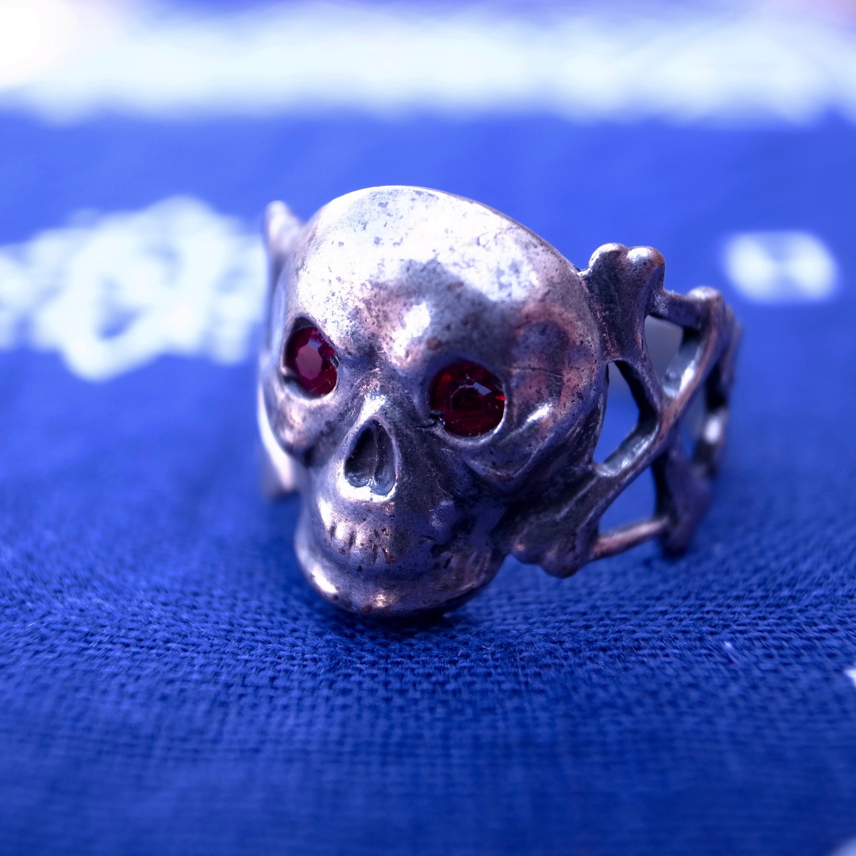 30's skull & crossbones ring