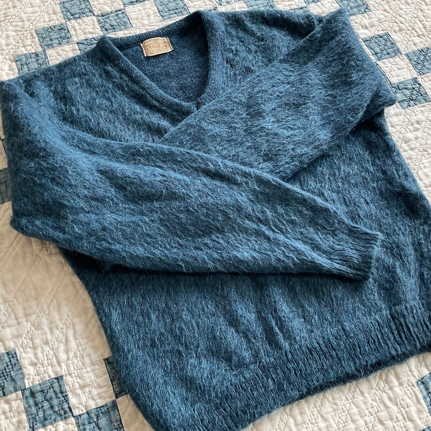 60's Brent mohair V-neck sweater (mint condition)
