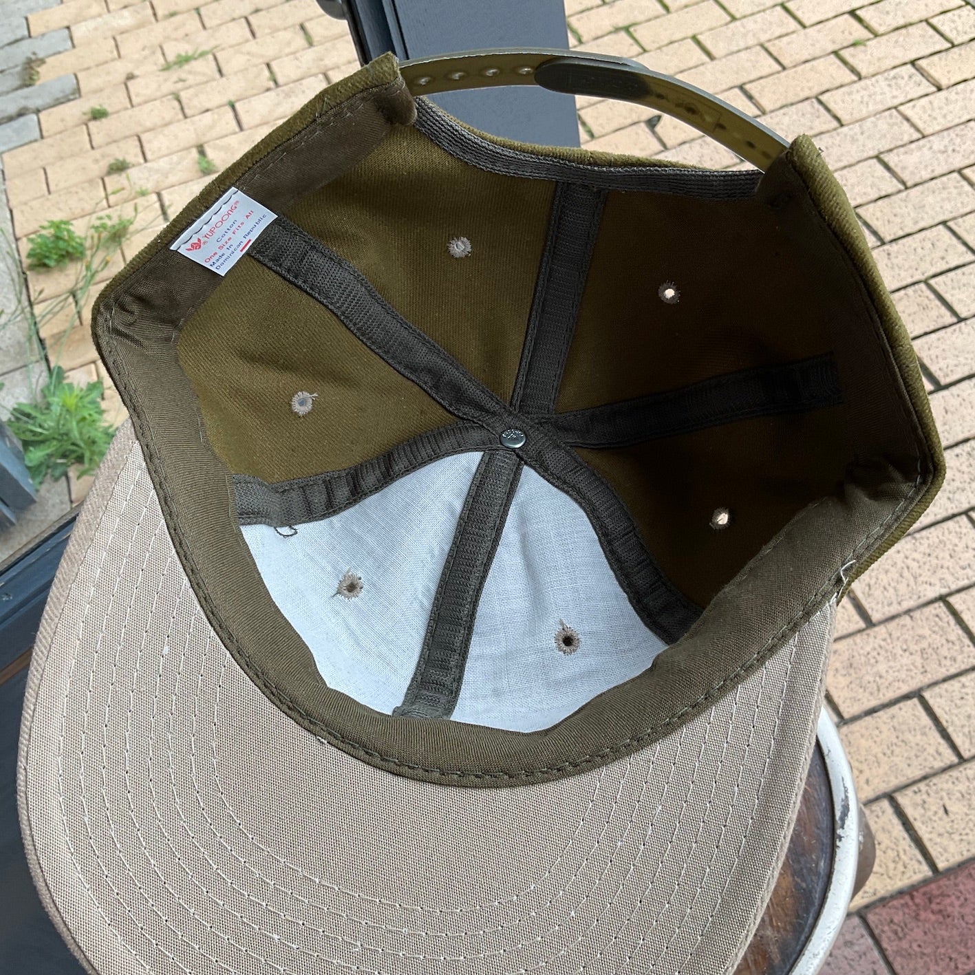 N.O.S. 90's~ Yupoong snapback cap olive/ beige
