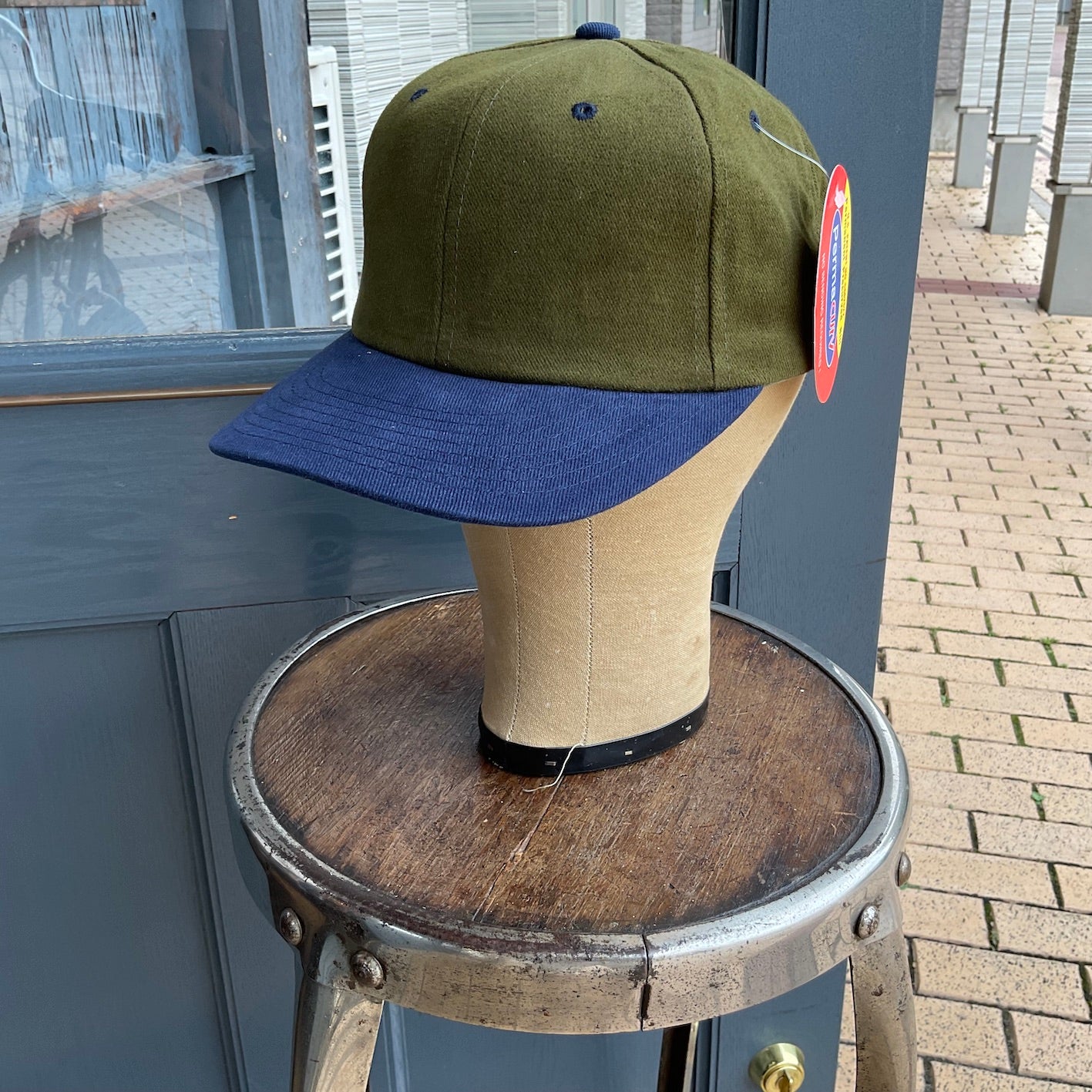 N.O.S. 90’s~ Yupoong snapback cap olive/ navy