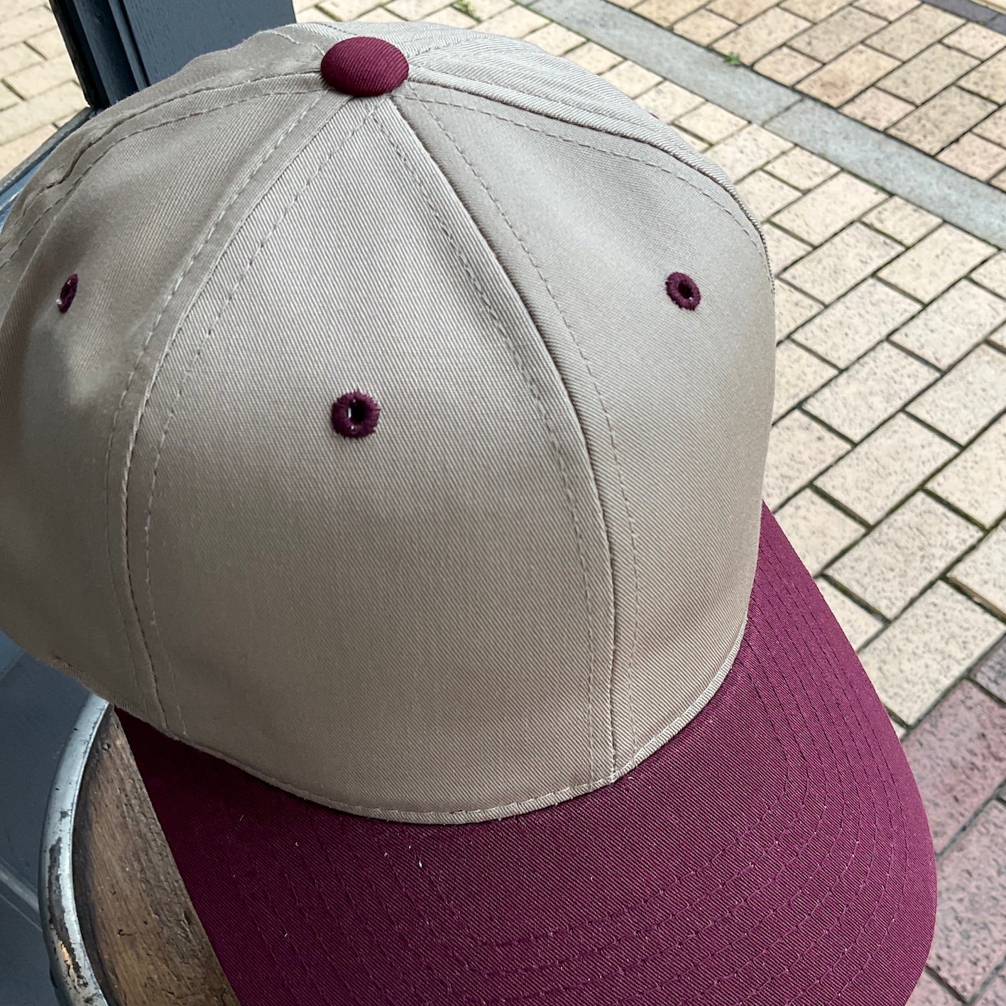 N.O.S. 90's~ Yupoong snapback cap beige/ maroon