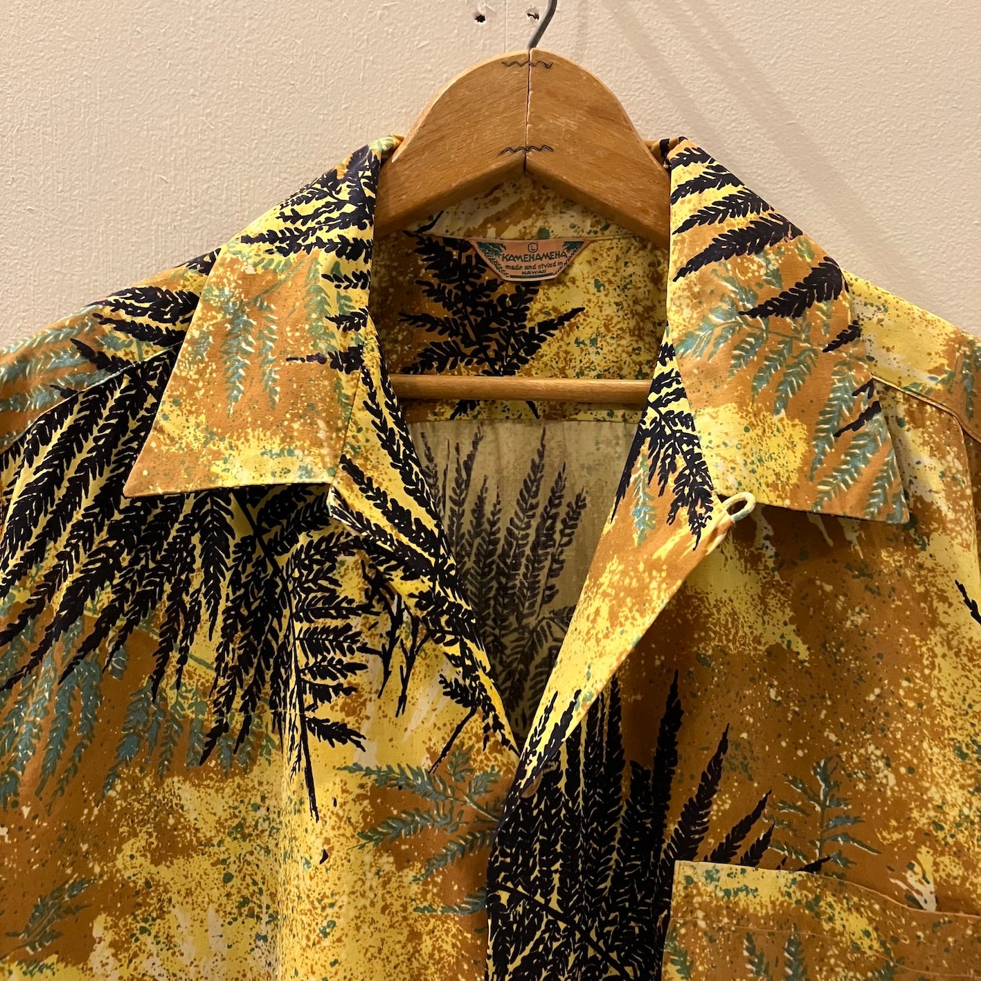 50's "Kamehameha" cotton Hawaiian shirt (mint condition)