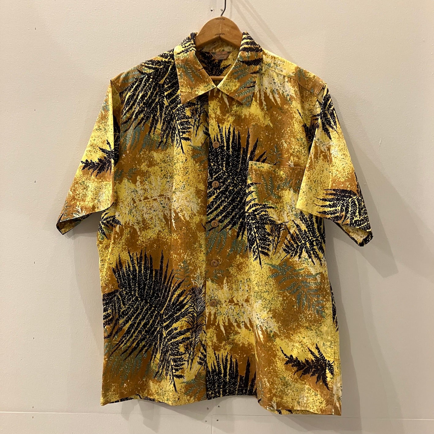50's "Kamehameha" cotton Hawaiian shirt (mint condition)
