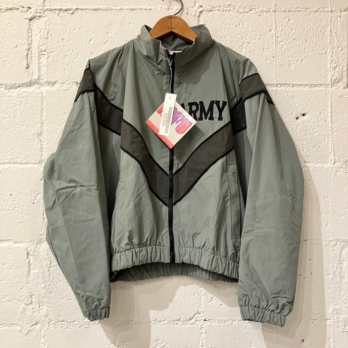 N.O.S. 90's U.S.Army IPFU jacket