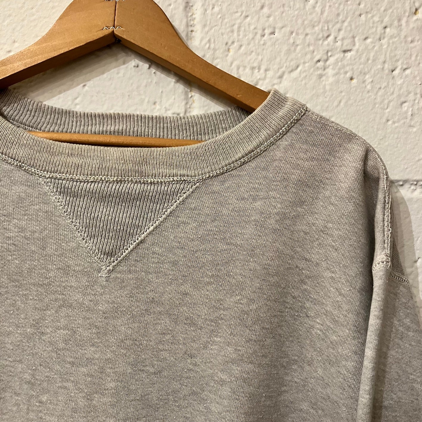 40's double-V sweat shirt (good size good condition)