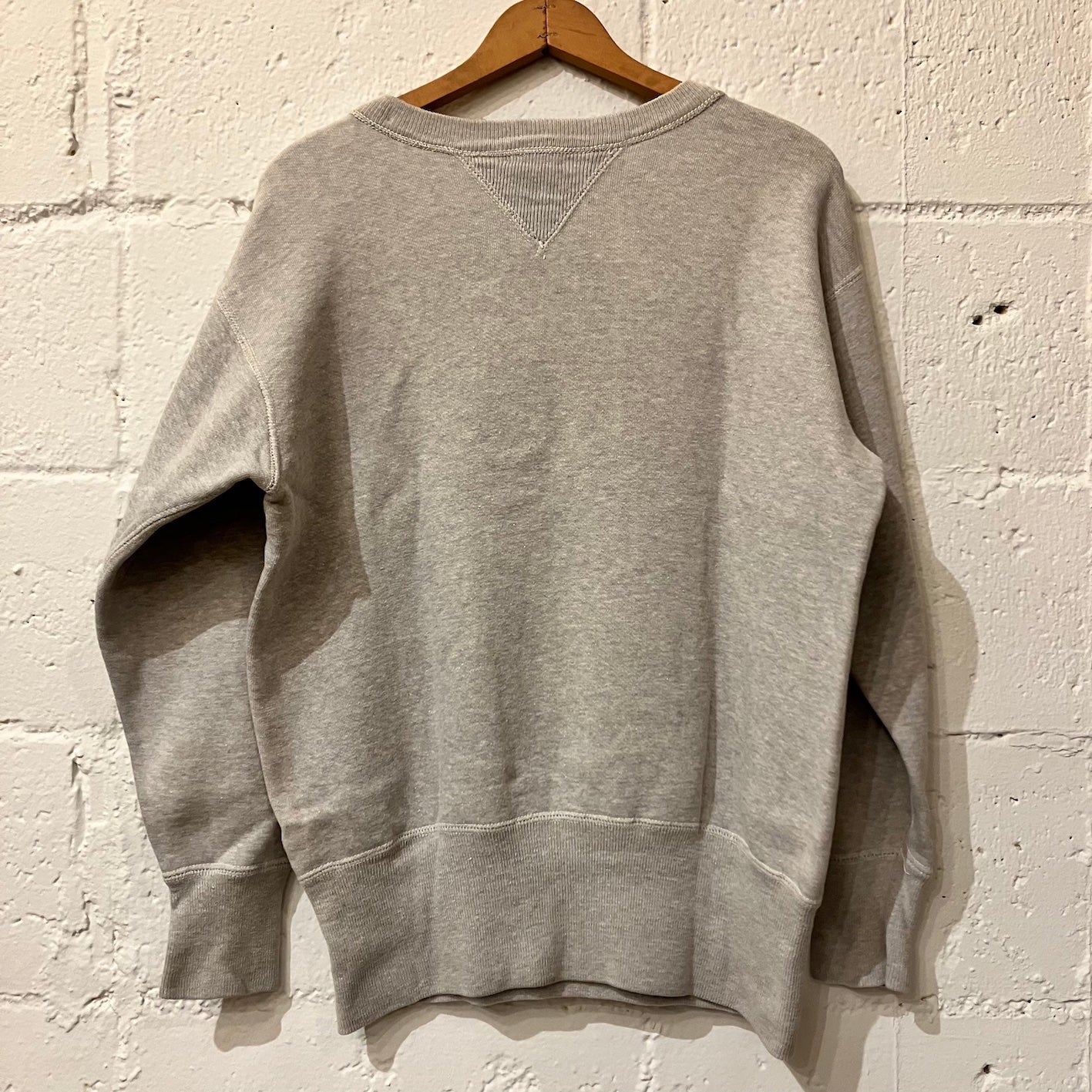 40's double-V sweat shirt (good size good condition)
